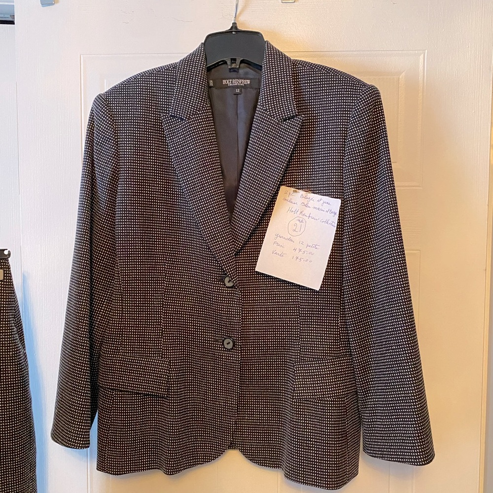 Holt Renfrew Collection Navy and cream suit size 12 P
